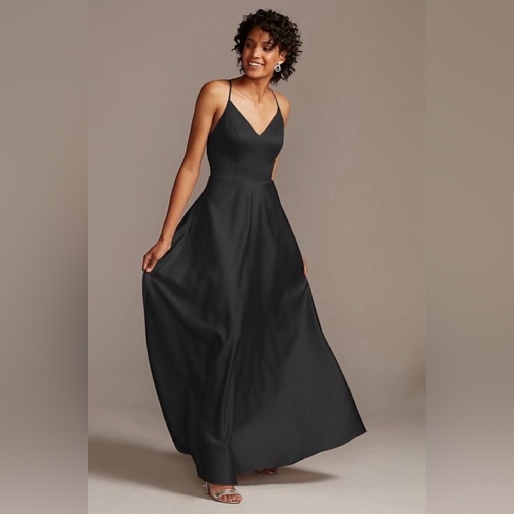 DB Studio Elegant Black Evening Gown with Pockets